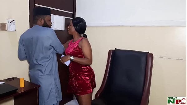 He Mistakenly Entered The Wrong Room and Got Held By a Girl Who Was Already In The Mood To Fuck