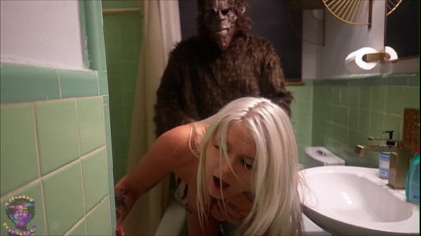 The Legend Of Big Foot : No Whores Make It Out Alive