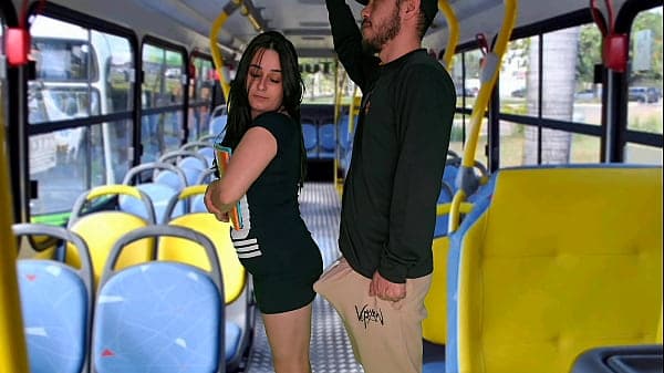 Estudante sendo encoxada no &ocirc;nibus em p&uacute;blico!